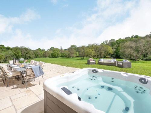 Acrefair House | 4 Bed in Chirk 87675
