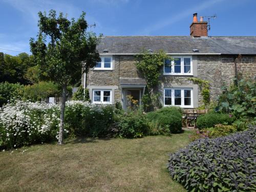 West Compton House | 4 Bed in Litton Cheney 75851