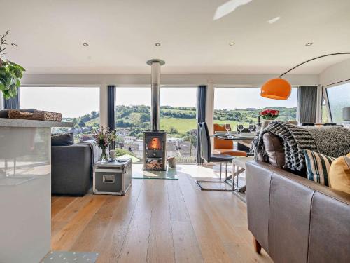 Millbrook House | 4 Bed in Millbrook 58602