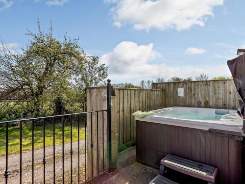 Taunton House | 4 Bed in Taunton KIBTR