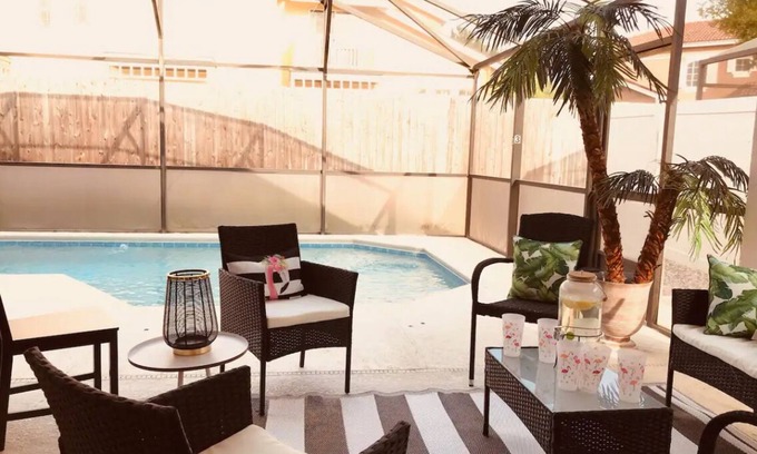 Lake Berkley Villa | 4 bed Star war room private pool movie room