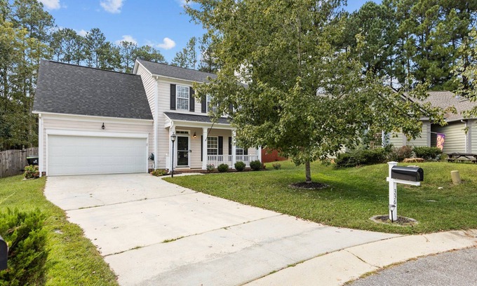 Holly Springs House | 4 bedroom, 2 1/2 bathroom single family home with garage and fenced in yard!