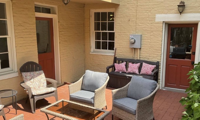 Frederick House | 4 Bedroom, 3 Bath Big Downtown Frederick home, w/Private Patio & fire table