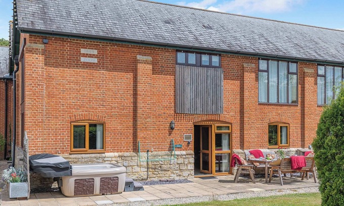 Woolland Cottage | 4 bedroom accommodation in Blandford Forum