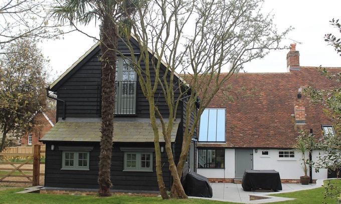 Bradwell-on-Sea Cottage | 4 bedroom accommodation in Bradwell-on-Sea