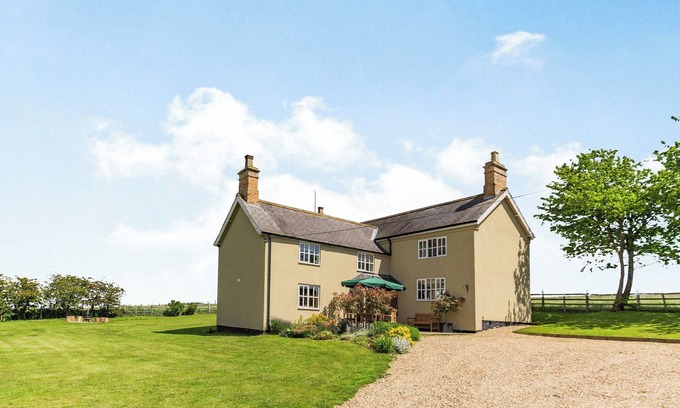 Stainton le Vale Cottage | 4 bedroom accommodation in Great Limber
