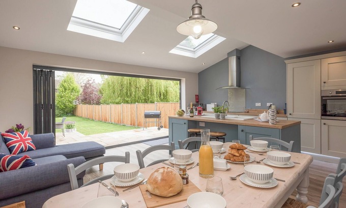 Kessingland Cottage | 4 bedroom accommodation in Kessingland, near Southwold