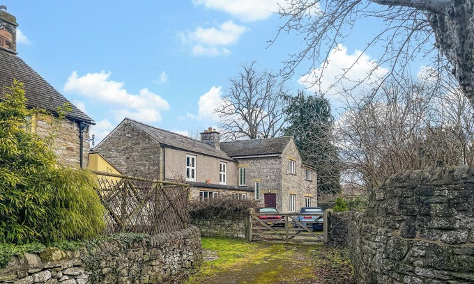 Ashford-in-the-Water Cottage | 4 bedroom accommodation in Ashford-in-the-Water, near Bakewell