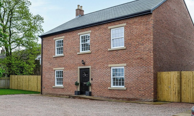 Carlisle Cottage | 4 bedroom accommodation in Carlisle