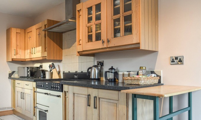 Kidwelly Cottage | 4 bedroom accommodation in Kidwelly