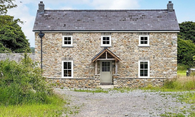 Glandwr Cottage | 4 bedroom accommodation in Glandwr, near Cardigan