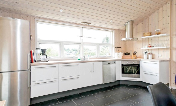 Lonstrup House | 4 bedroom accommodation in Hjørring