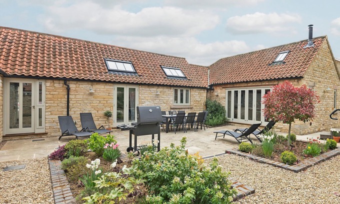 Oasby Cottage | 4 bedroom accommodation in Aisby, near Grantham