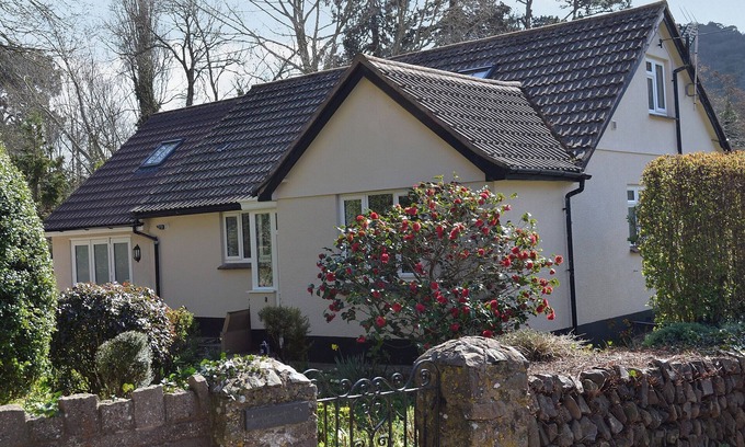 Dunster Cottage | 4 bedroom accommodation in Dunster, near Minehead