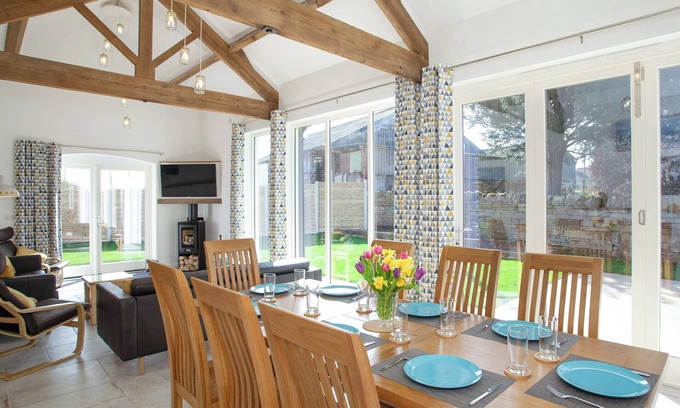 Sugnall Cottage | 4 bedroom accommodation in Slindon, near Eccleshall