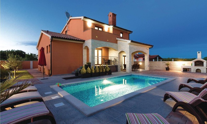 Jadreski House | 4 bedroom accommodation in Jadreski
