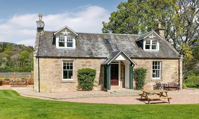 Alford Cottage | 4 bedroom accommodation in Glenkindie, near Alford
