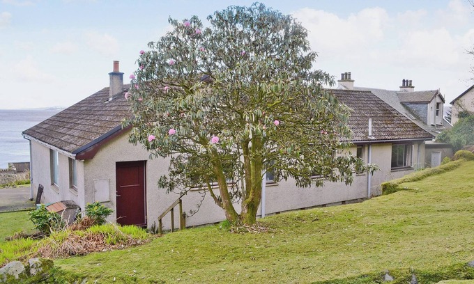 Strone Cottage | 4 bedroom accommodation in Blairmore, near Dunoon