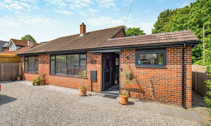 Etchinghill Cottage | 4 bedroom accommodation in Hythe