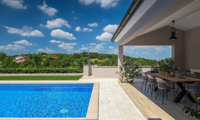 Lindar House | 4 bedroom accommodation in Pazin