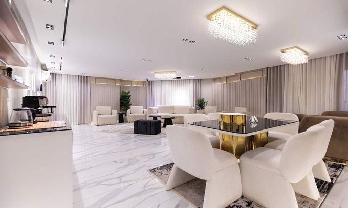 Al Duqqi Apartment | 4 Bedroom Apartment