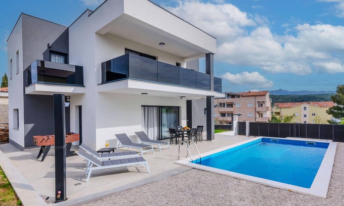 Municipality of Posedarje House | 4 bedroom awesome home in Posedarje