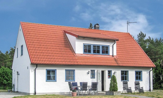 Kappelshamn House | 4 bedroom awesome home in Lärbro