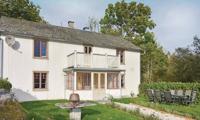 Annolfsbyn House | 4 bedroom awesome home in Mellerud