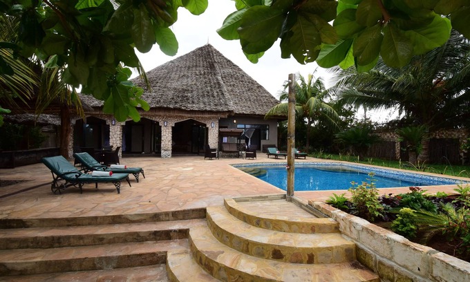 Matemwe Villa | 4 Bedroom Beach Front Villa with own pool