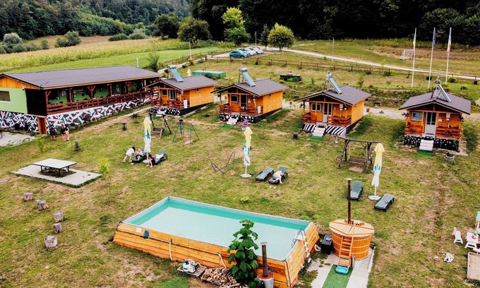 Hoghilag RV Rental | 4-bedroom campground in Prod, WiFi, AC. Happy camping forfamilies, pets, riding.