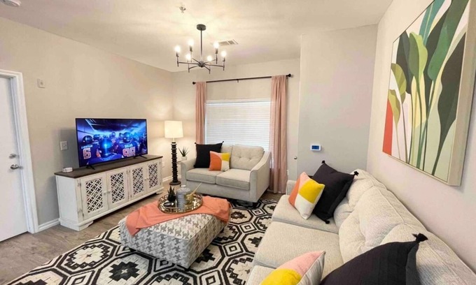 Stillwater Condo | 4 Bedroom Campus Condo with Pool