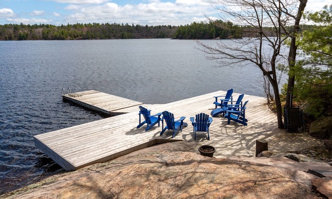 Gravenhurst Cottage | 4-Bedroom Cottage Gravenhurst on Muldrew Lake.