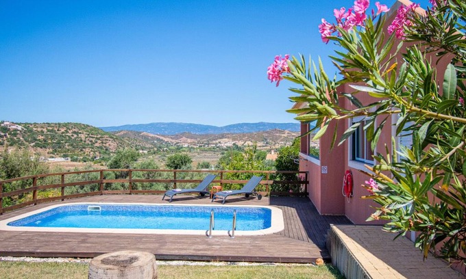 Silves House | 4-bedroom countryside villa with pool and peaceful river views