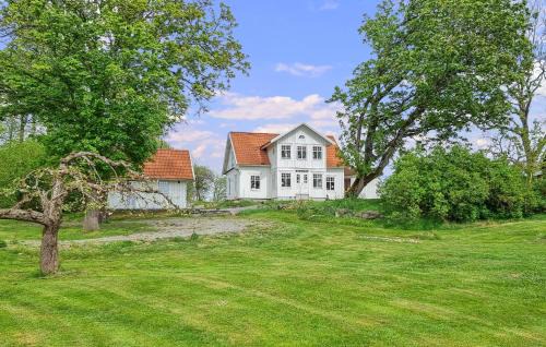 Grastorp House | 4 Bedroom Cozy Home In Flo