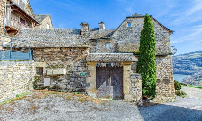 Castelnau-de-Mandailles House | 4 Bedroom Stunning Home In Castelnau D Mandailles