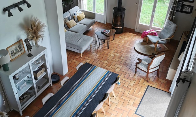 Saint-Martin-de-Hinx House | 4-bedroom country house, village with all amenities 20 minutes from the beach