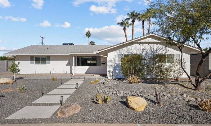 Scottsdale Country Acres House | 4-bedroom house in brilliant Scottsdale with AC, WiFi, 5mins Fashion Square mall