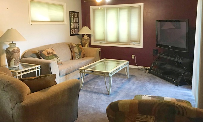 Monroeville House | 4 Bedroom House in Garden City