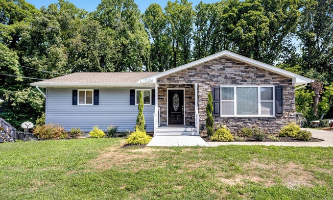 Camp Springs House | 4-bedroom house in awesome Temple Hills with AC, WiFi. Enjoy your stay