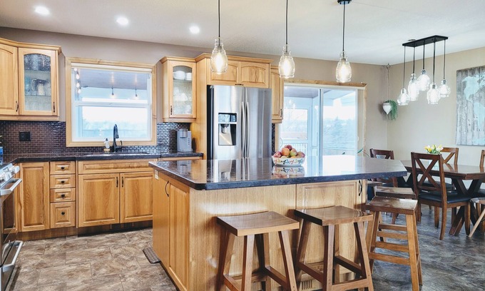 Pincher Creek House | 4-Bedroom House with Mountain Views