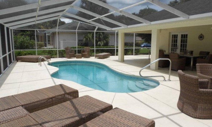 Inverness House | 4-bedroom house with Private Pool