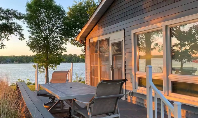 Faribault Cabin | 4-bedroom Lake cabin on Roberds Lake with WiFi, AC. Close to Faribault.