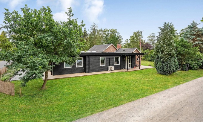 Skodshoved House | 4 bedroom lovely home in Knebel