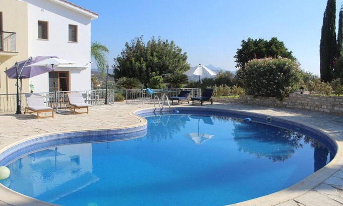 Skarinou Villa | 4-bedroom luxury villa with Pool in the charming Skarinou Village
