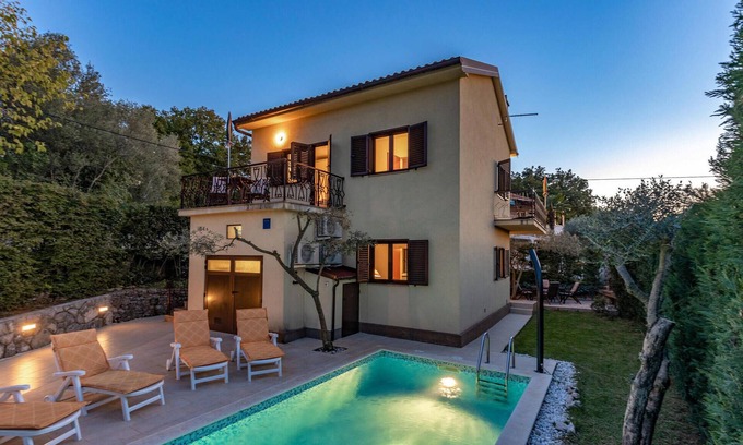 Soline House | 4 bedroom pet friendly home in Soline