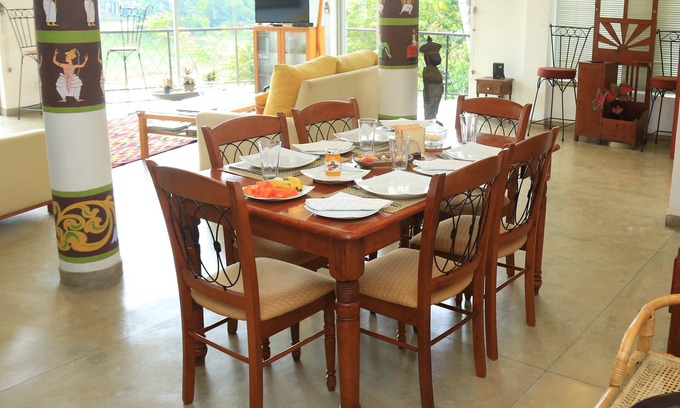 Kandy House | 4-bedroom riversidehouse in charming Kandy with WiFi, AC. Happy travels