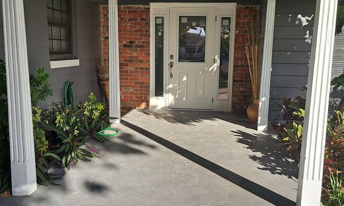 Sky Lake House | 4-bedroom vacation home just 3 minutes to Florida Mall