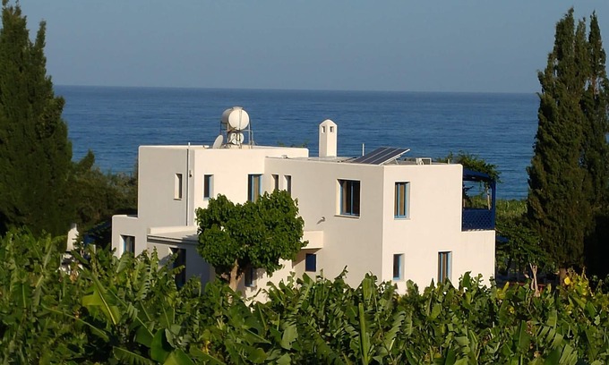 Kissonerga Villa | 4 bedroom villa, close to the beach