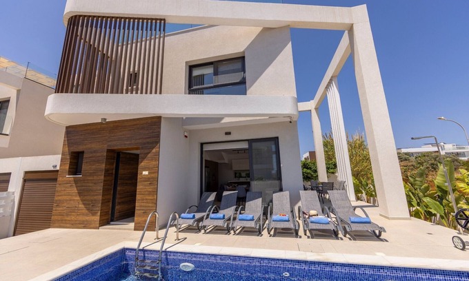 Ayia Napa Hotel | 4 bedroom villa In Nissi beach