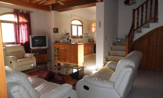 L'Ampolla Villa | 4 bedroom villa with pool in L'ampolla 2 km from the beach